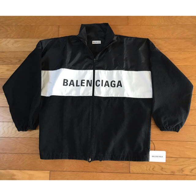 Balenciaga(バレンシアガ)の【新品 未使用】Balenciaga ナイロン ロゴ デニムジャケット 38 レディースのジャケット/アウター(ナイロンジャケット)の商品写真