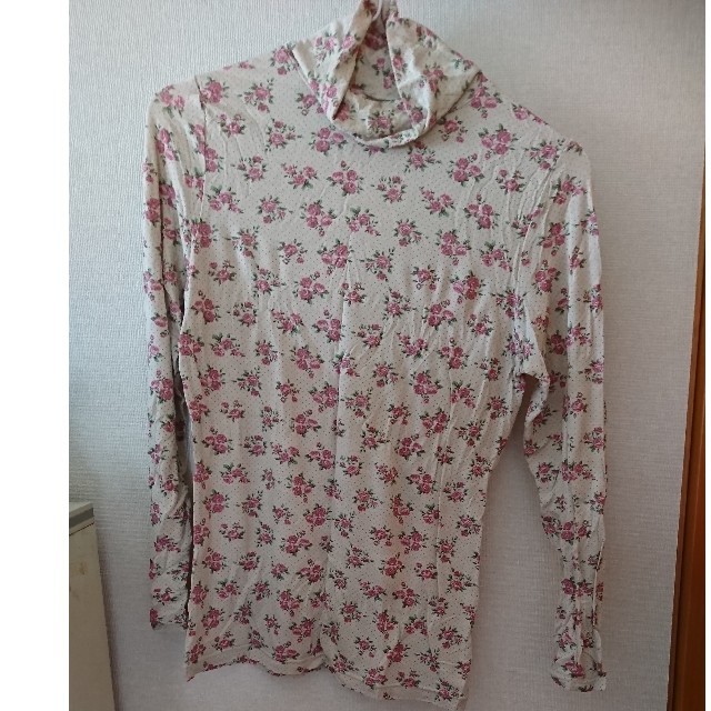 しまむら(シマムラ)のタートルネックＴシャツ レディースのトップス(Tシャツ(長袖/七分))の商品写真