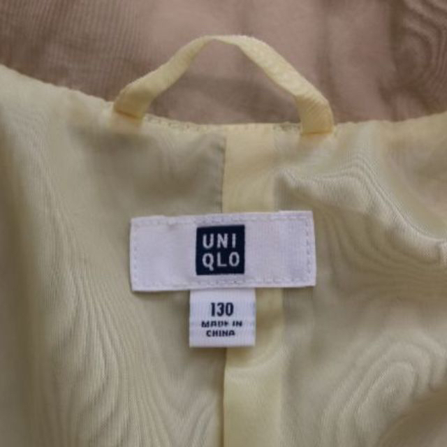 UNIQLO(ユニクロ)のUNIQLO　ナイロントレンチコート　130cm キッズ/ベビー/マタニティのキッズ服女の子用(90cm~)(ジャケット/上着)の商品写真