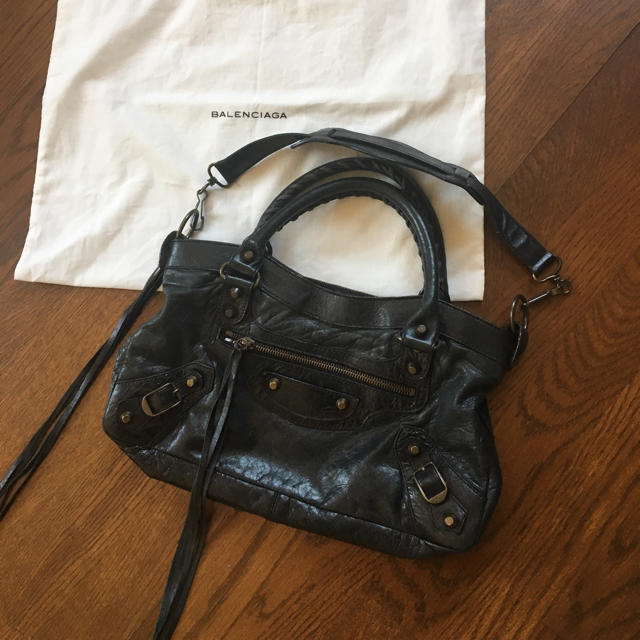 Balenciaga(バレンシアガ)の値下げしました！バレンシアガ ファースト ブラック  正規品 レディースのバッグ(ハンドバッグ)の商品写真