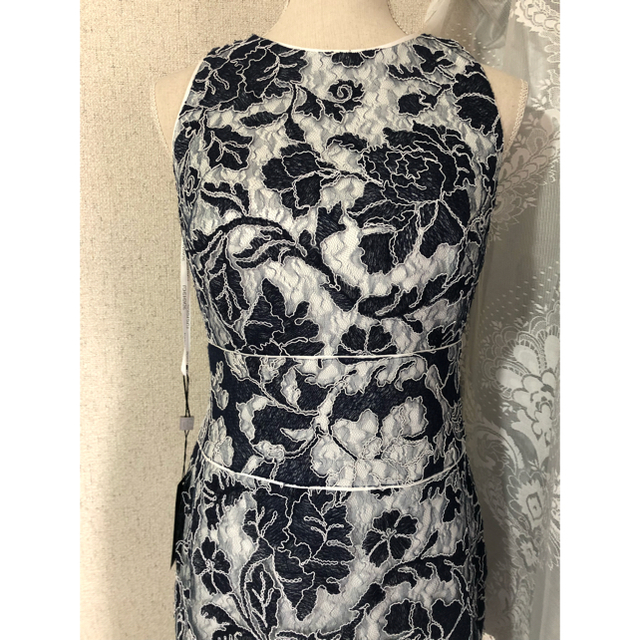 TADASHI SHOJI(タダシショウジ)の新品　Tadashi Shoji ドレス 膝丈ワンピース ネイビー 総レース レディースのワンピース(ひざ丈ワンピース)の商品写真