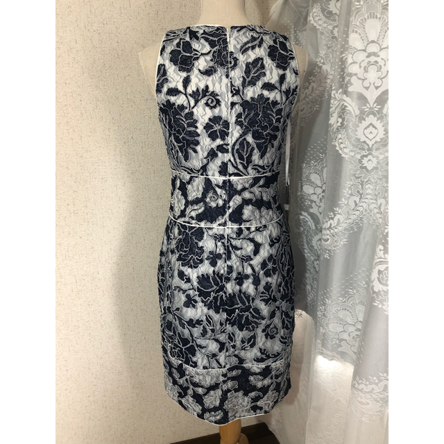 TADASHI SHOJI(タダシショウジ)の新品　Tadashi Shoji ドレス 膝丈ワンピース ネイビー 総レース レディースのワンピース(ひざ丈ワンピース)の商品写真