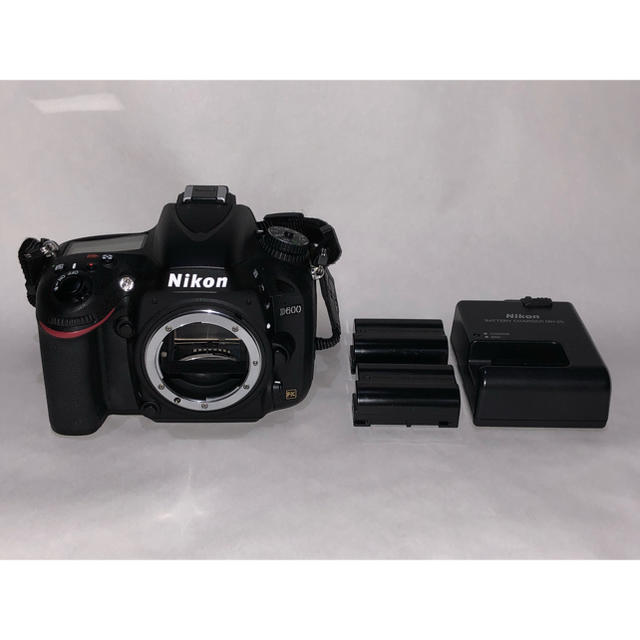 ★美品★Nikon ニコン D600 ボディ 【バッテリー2個＋レリーズ付き】