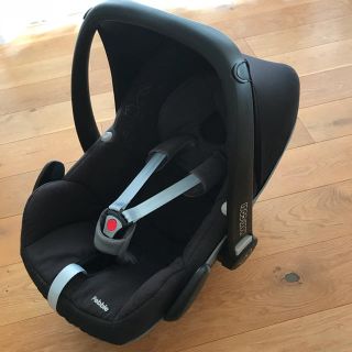 マキシコシ(Maxi-Cosi)のマキシコシ  ペブル チャイルドシート ベビーシート ブラック(自動車用チャイルドシート本体)