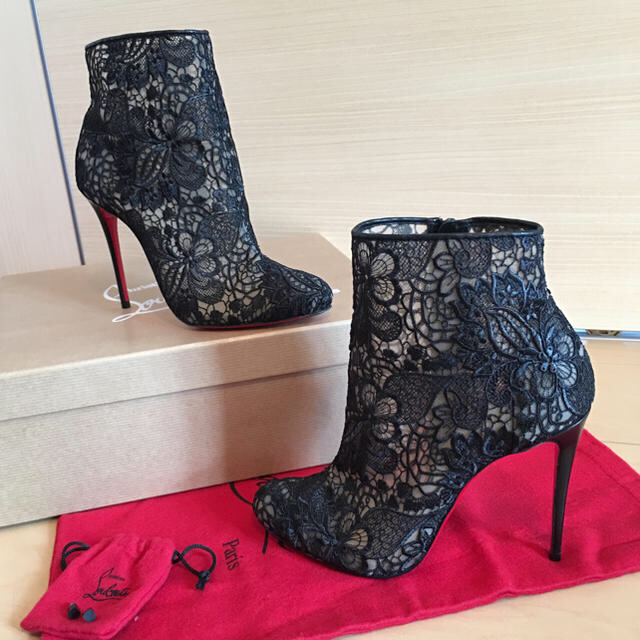 50%OFF Louboutin Christian - ブーツ 総レース 半額以下♡【極美品