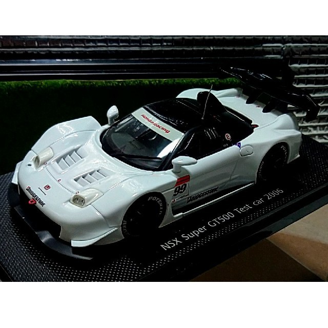 ホンダ(ホンダ)のレア 新品未使用 HONDA NSX GT500 Test car 2006 エンタメ/ホビーのおもちゃ/ぬいぐるみ(ミニカー)の商品写真