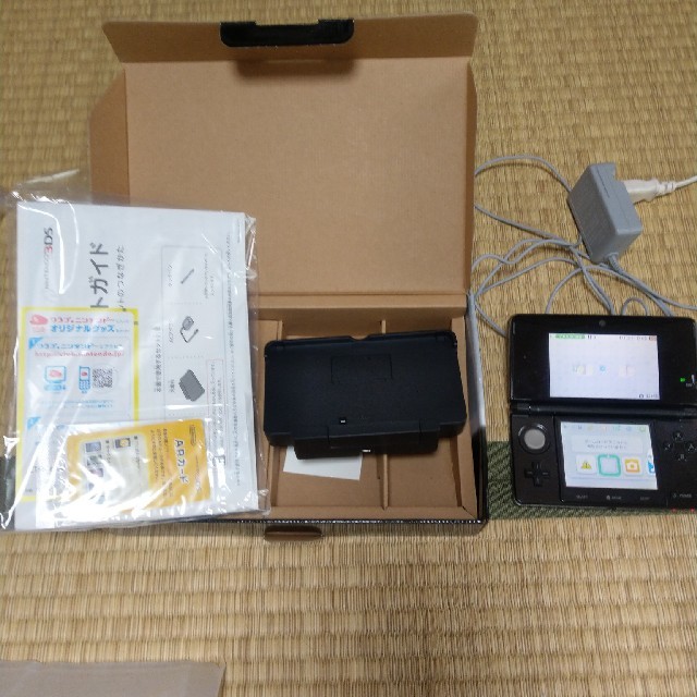 ニンテンドー3DS(ニンテンドー3DS)のニンテンドー3DS コスモブラック エンタメ/ホビーのゲームソフト/ゲーム機本体(携帯用ゲーム機本体)の商品写真