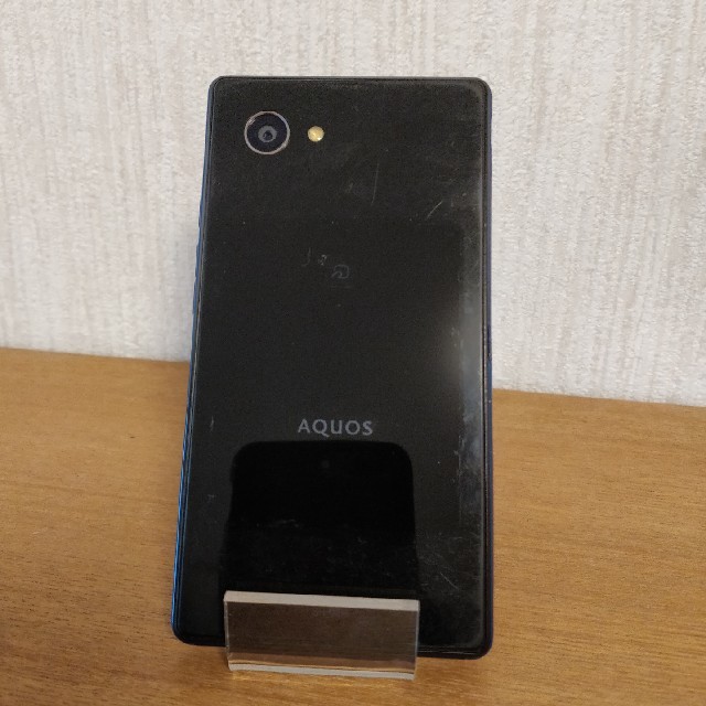 SHARP(シャープ)のdocomo AQUOS Compact SH-02H 本体 WiFi不可 スマホ/家電/カメラのスマートフォン/携帯電話(スマートフォン本体)の商品写真