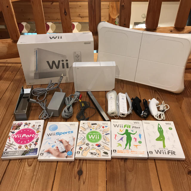 動作良好 wii本体 fitボードにソフト5枚 リモコン ヌンチャク 2個セット