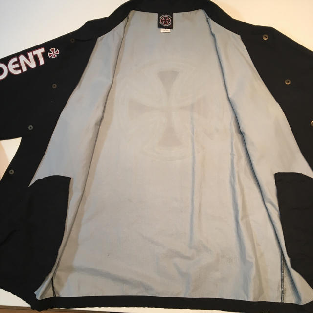 INDEPENDENT(インディペンデント)のINDEPENDENT nylon coach jacket メンズのジャケット/アウター(ナイロンジャケット)の商品写真