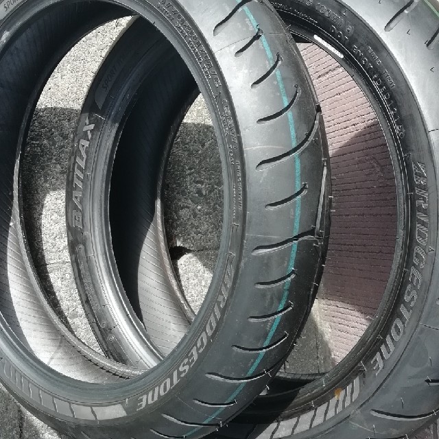 BRIDGESTONE(ブリヂストン)のブリジストン バトラックスT30 160/60ZR17 120/70ZR17 自動車/バイクのバイク(パーツ)の商品写真