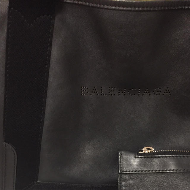 Balenciaga(バレンシアガ)のバレンシアガ バッグ ネイビーカバ S レディースのバッグ(トートバッグ)の商品写真