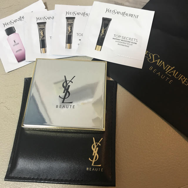 Yves Saint Laurent Beaute(イヴサンローランボーテ)のイヴ·サンローラン 鏡  レディースのファッション小物(ミラー)の商品写真