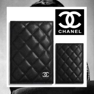 シャネル(CHANEL)のCHANEL classic passport holder(パスケース/IDカードホルダー)