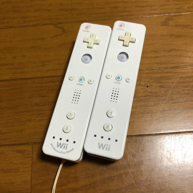 Wii(ウィー)のWiiリモコン エンタメ/ホビーのゲームソフト/ゲーム機本体(その他)の商品写真