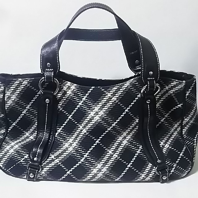 BURBERRY(バーバリー)の
定4万!名作即完売!バーバリーロンドン高級大人の牛革レザーハンドバッグ黒


 レディースのバッグ(ハンドバッグ)の商品写真