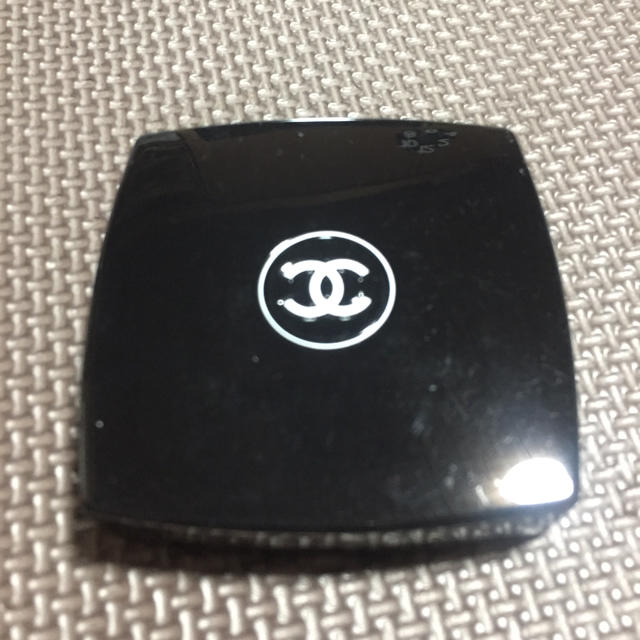 CHANEL(シャネル)の難あり★CHANEL フェイスパウダー コスメ/美容のベースメイク/化粧品(フェイスパウダー)の商品写真