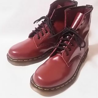 ドクターマーチン(Dr.Martens)の
絶対王道チェリー!ドクターマーチン8ホールレザーブーツ人気イングランド製美品(ブーツ)