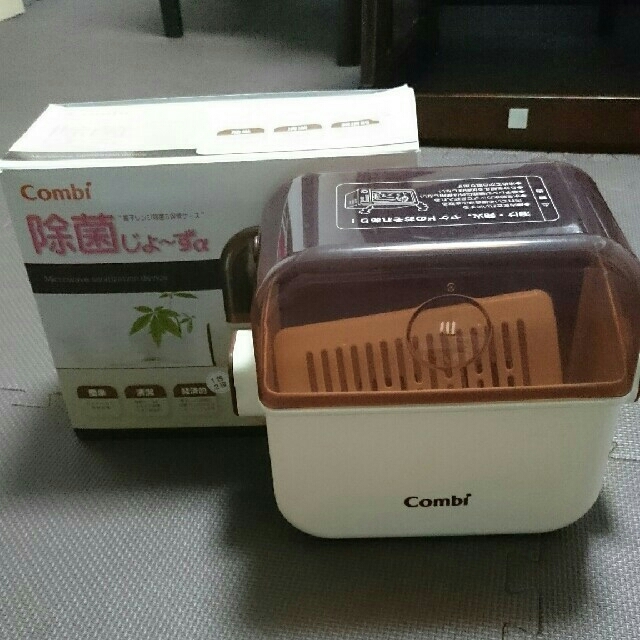 combi(コンビ)の除菌じょ～ずa 購入者さま専用 キッズ/ベビー/マタニティの洗浄/衛生用品(哺乳ビン用消毒/衛生ケース)の商品写真