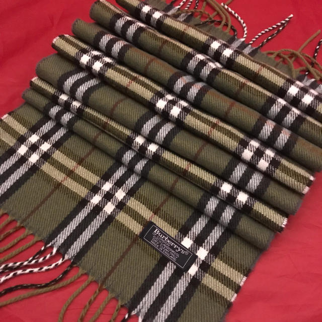 BURBERRY(バーバリー)のBurberrys☆LAMBSWOOL100％マフラー レディースのファッション小物(マフラー/ショール)の商品写真