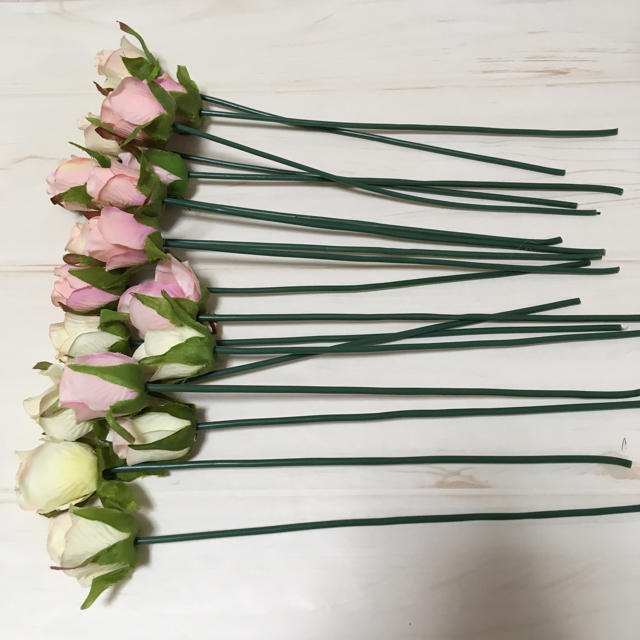 バラ ピンク ホワイト 造花 18本❁お値下げ  結婚式 ハンドメイドに ハンドメイドのウェディング(ブーケ)の商品写真