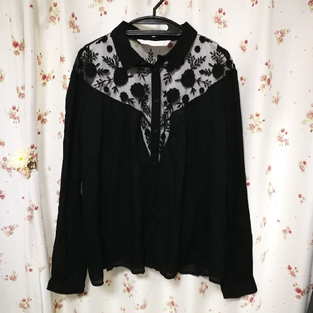 ZARA(ザラ)の♥11/30まで ZARA 黒 シースルーブラウス♥ レディースのトップス(シャツ/ブラウス(長袖/七分))の商品写真