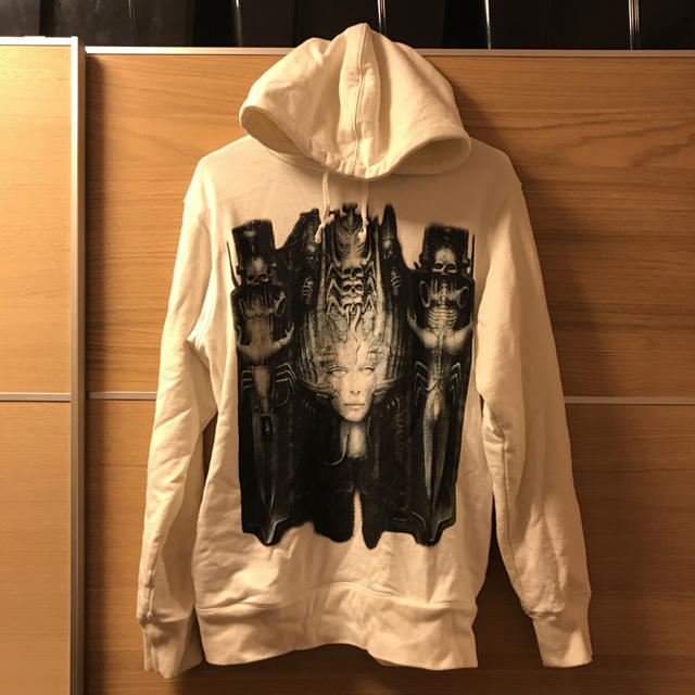 Supreme(シュプリーム)のsupreme h.r.giger パーカー シュプリーム ギーガー メンズのトップス(パーカー)の商品写真