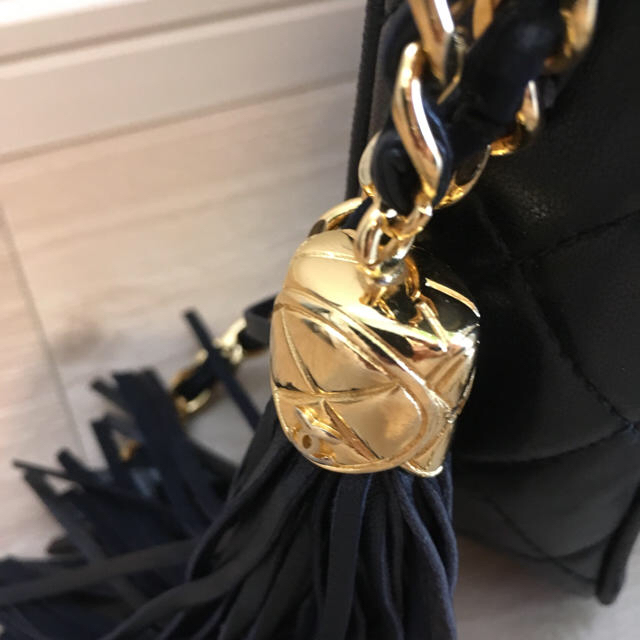 CHANEL(シャネル)のCHANEL マトラッセフリンジショルダーバッグ黒 レディースのバッグ(ショルダーバッグ)の商品写真