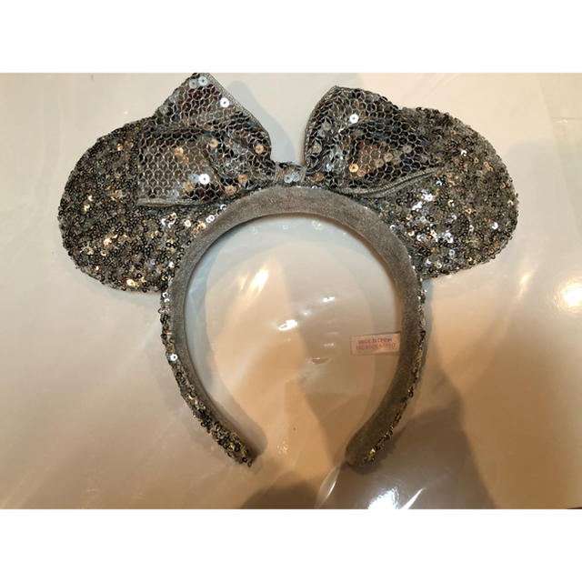 Disney(ディズニー)のスパンコール/ミニーカチューシャ（シルバー） レディースのヘアアクセサリー(カチューシャ)の商品写真