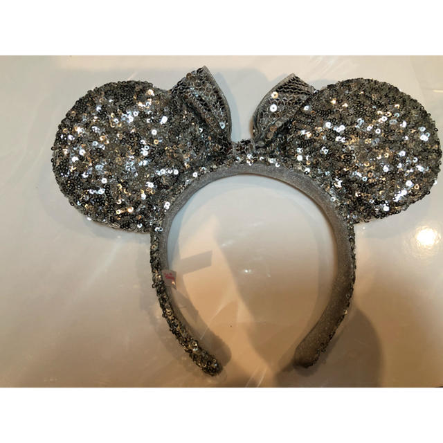 Disney(ディズニー)のスパンコール/ミニーカチューシャ（シルバー） レディースのヘアアクセサリー(カチューシャ)の商品写真