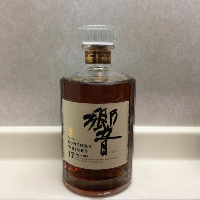 サントリー(サントリー)の【訳あり】響17年 43度 700ml 空瓶 食品/飲料/酒の酒(ウイスキー)の商品写真