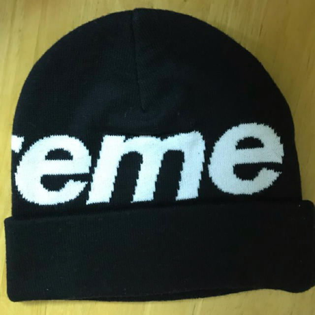 Supreme(シュプリーム)の supreme(シュプリーム) big logo ビーニー メンズの帽子(ニット帽/ビーニー)の商品写真