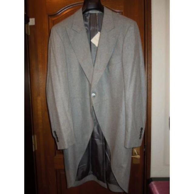 BRUNELLO CUCINELLI(ブルネロクチネリ)のブルネロクチネリBrunello Cucinelli燕尾ロングコート50グレー メンズのジャケット/アウター(チェスターコート)の商品写真