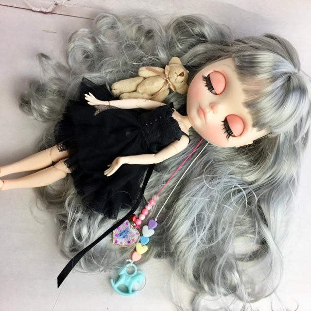 のらりおん様専用 カスタムドール 041 icy シルバー のらりおん様専用 カスタムドール 041 icy シルバー