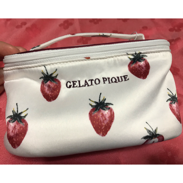 gelato pique(ジェラートピケ)の大人気‼︎イチゴのポーチ レディースのファッション小物(ポーチ)の商品写真
