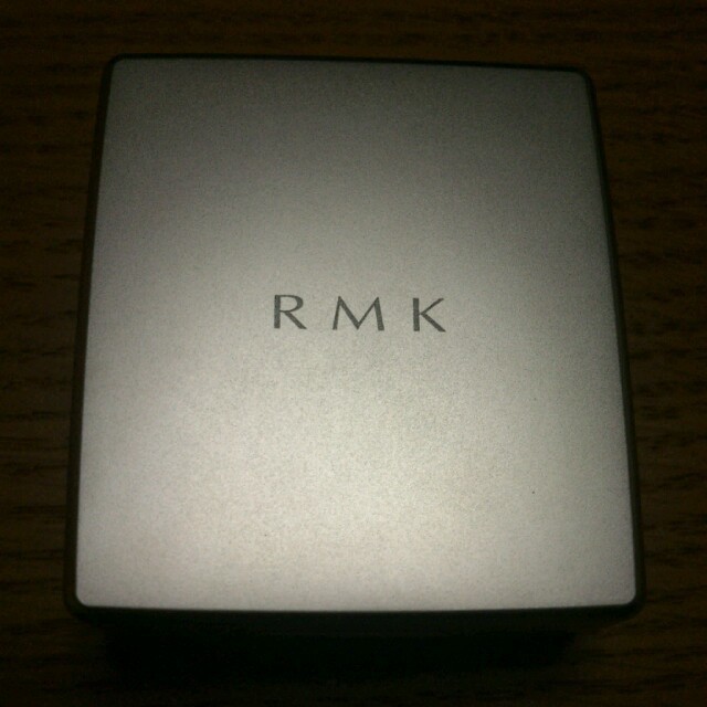 RMK(アールエムケー)のまなみ様RMKプレストパウダーN 04 コスメ/美容のベースメイク/化粧品(その他)の商品写真