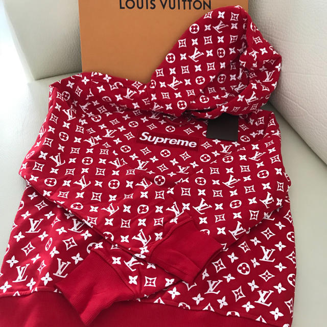 LOUIS VUITTON(ルイヴィトン)の専用 新品 ヴィトン シュプリーム オールオーバー パーカー XXSサイズ メンズのトップス(パーカー)の商品写真