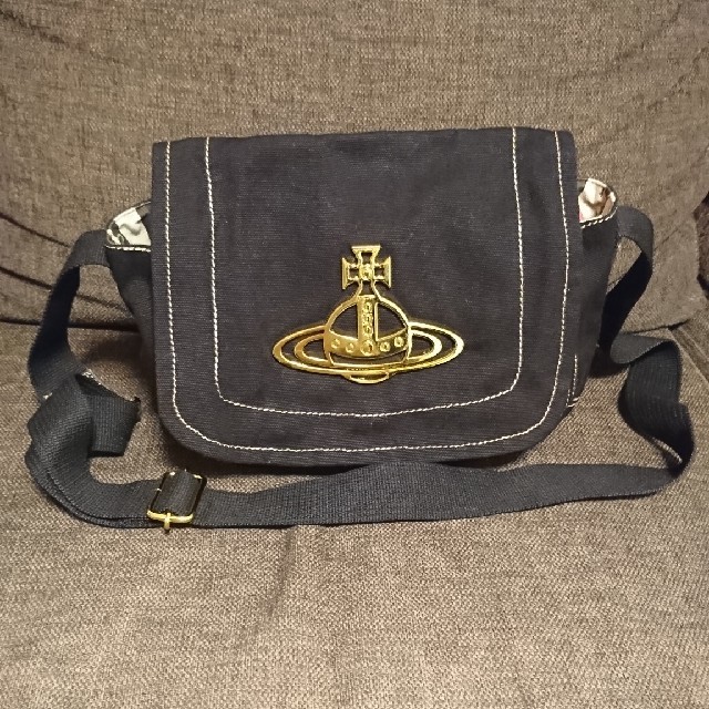 【美品】ヴィヴィアンウエストウッド エッジウェア ミニショルダーバッグ | フリマアプリ ラクマ 【美品】ヴィヴィアンウエストウッド エッジウェア ミニショルダーバッグ | フリマアプリ ラクマ