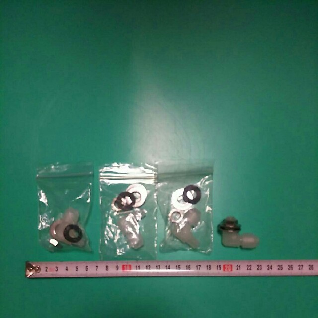 メダカ飼育 自作排水口 コンテナ飼育に最適 小さいサイズ その他のペット用品(アクアリウム)の商品写真