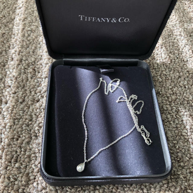 Tiffany & Co.(ティファニー)のティファニー バイザヤード ペアシェイプ プラチナ ネックレス レディースのアクセサリー(ネックレス)の商品写真