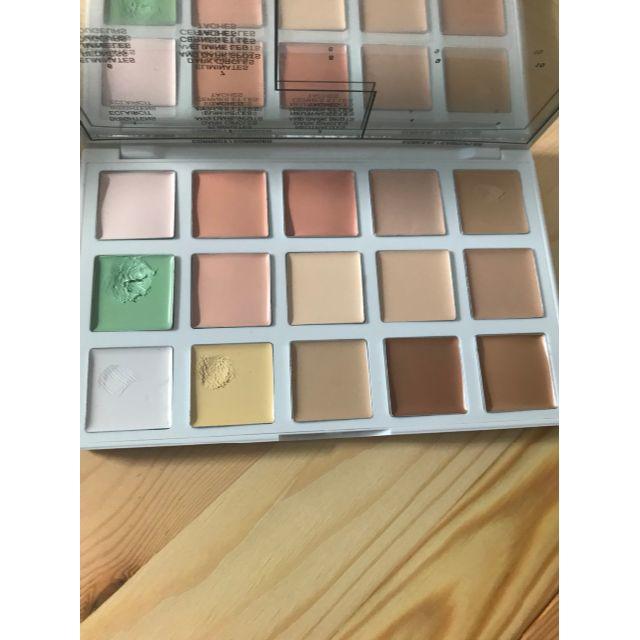 Sephora(セフォラ)のSephora + PANTONE UNIVERSE コンシーラー コスメ/美容のベースメイク/化粧品(コンシーラー)の商品写真