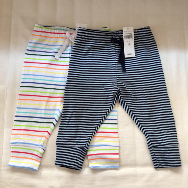 babyGAP(ベビーギャップ)の♢新品・未使用♢2枚セット ベビーギャップ パンツ キッズ/ベビー/マタニティのベビー服(~85cm)(パンツ)の商品写真