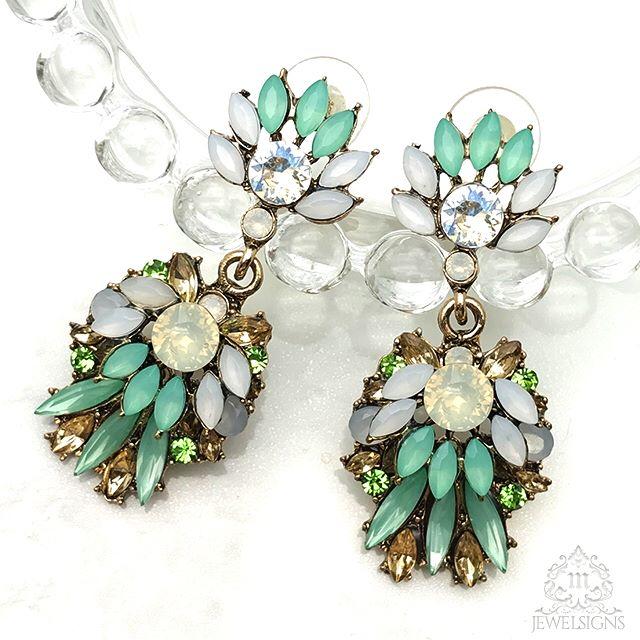 【Mie-097/ラスト①】Aqua blue bijou bouquet  レディースのアクセサリー(ピアス)の商品写真