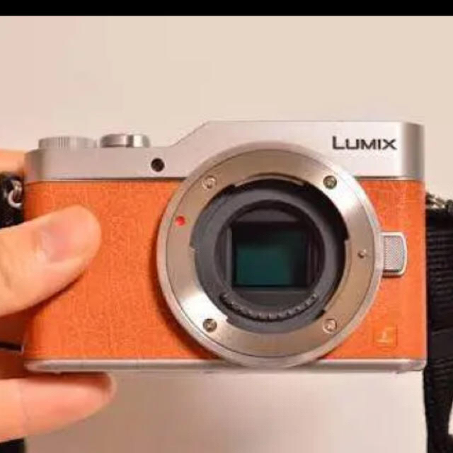 Panasonic(パナソニック)のPanasonic LUMIX DC-GF9 スマホ/家電/カメラのカメラ(ミラーレス一眼)の商品写真