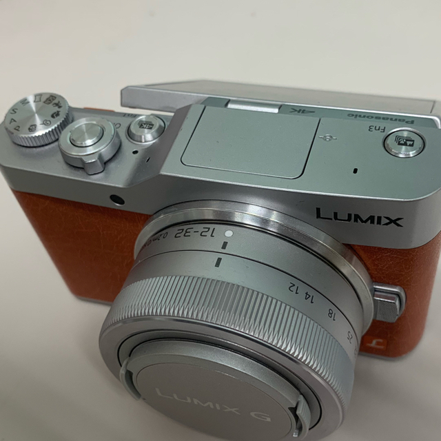 Panasonic(パナソニック)のPanasonic LUMIX DC-GF9 スマホ/家電/カメラのカメラ(ミラーレス一眼)の商品写真