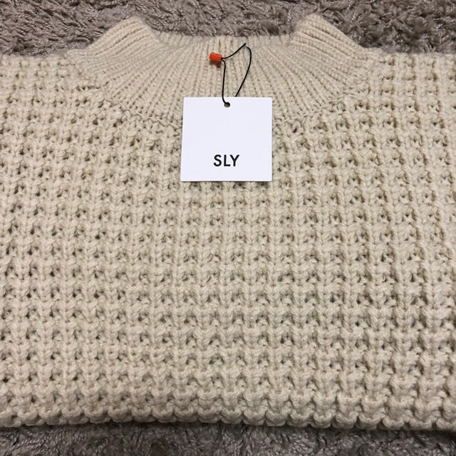 SLY(スライ)のSLY 新品未使用タグ付き ニット レディースのトップス(ニット/セーター)の商品写真