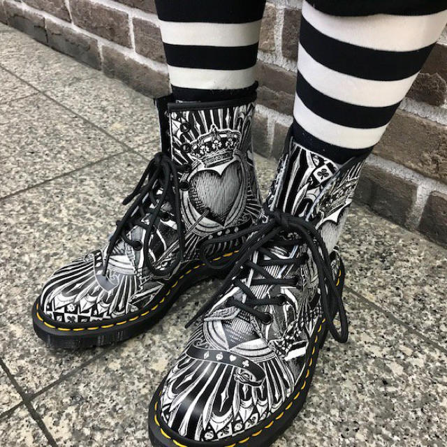 Dr Martens ハートトランプ ブーツ