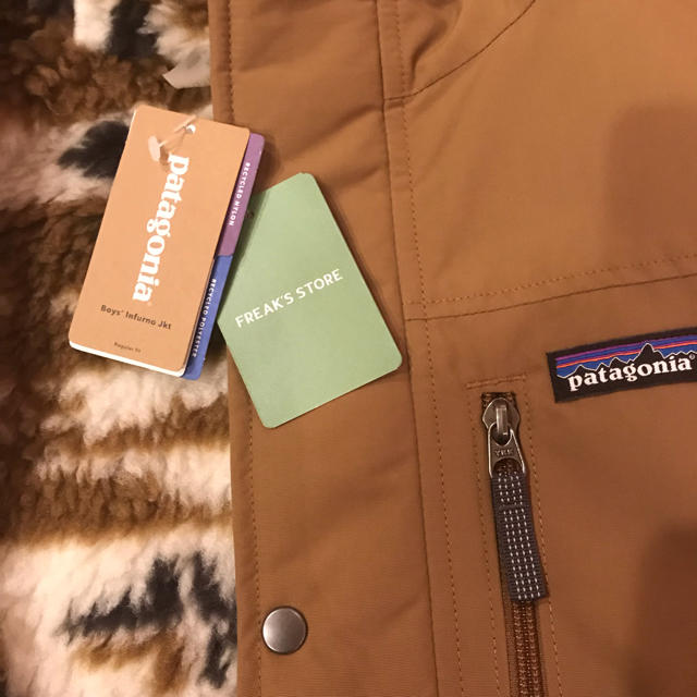 patagonia(パタゴニア)のパタゴニア キッズ ダウン XL レディースのジャケット/アウター(ダウンジャケット)の商品写真