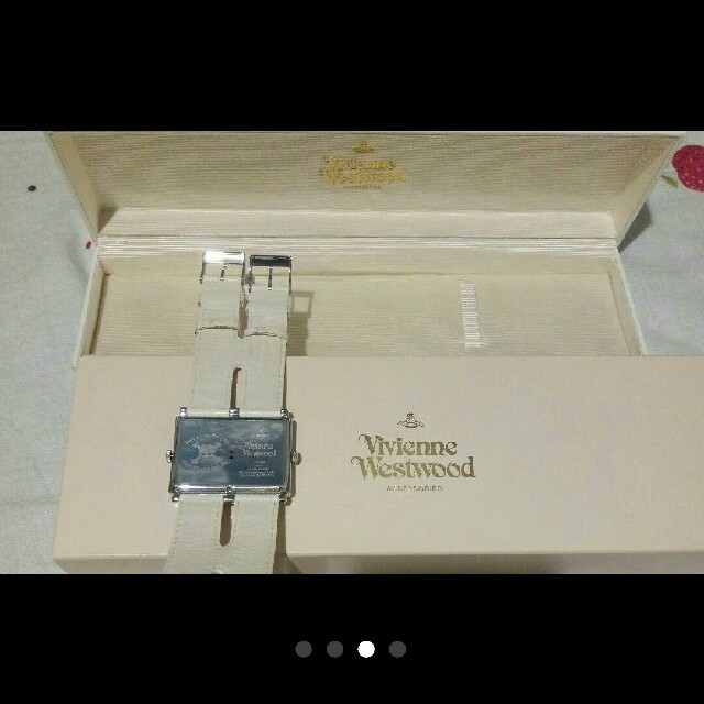 Vivienne Westwood(ヴィヴィアンウエストウッド)の新品未使用ヴィヴィアンウエストウッド　腕時計 レディースのファッション小物(腕時計)の商品写真