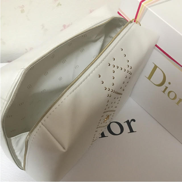 Christian Dior(クリスチャンディオール)のディオール ポーチ ホワイトxゴールド 新品未使用 最新 レディースのファッション小物(ポーチ)の商品写真